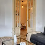 Charm * Bucureşti